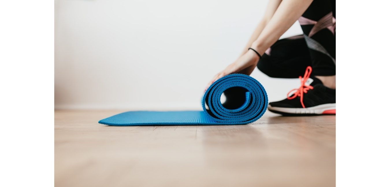 joga trening różowa i pomarańczowa mata fitness gruba